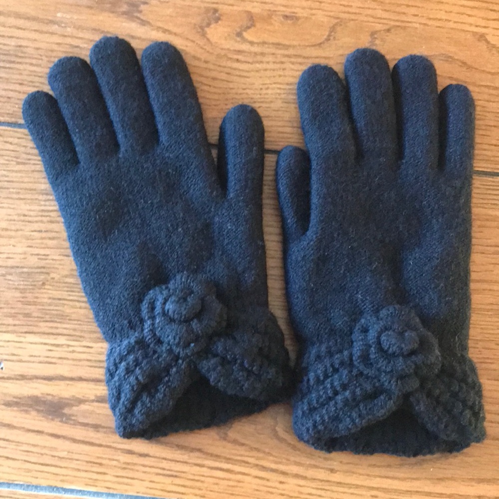 Ladies Gloves with Rosette
